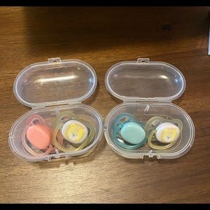 Avent Ultra Air Pacifiers (set of four with sterilizer/cases)